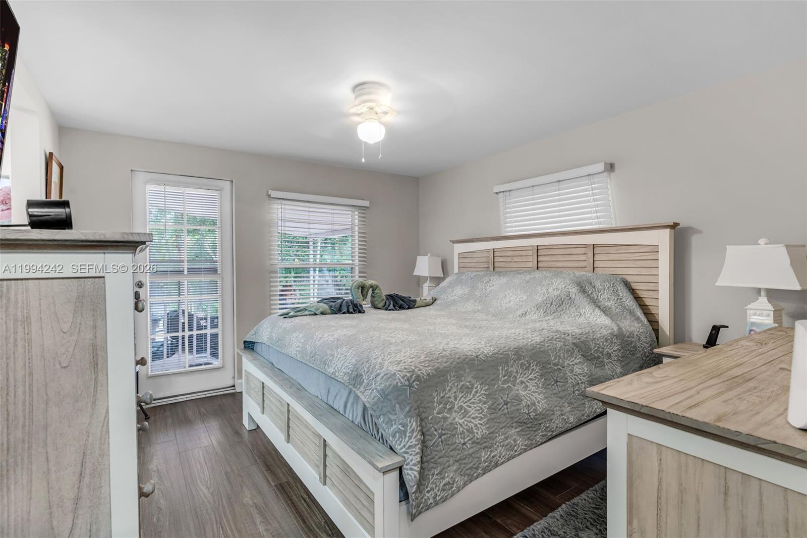 SILVER SHORES MOBILE HOME - Residential