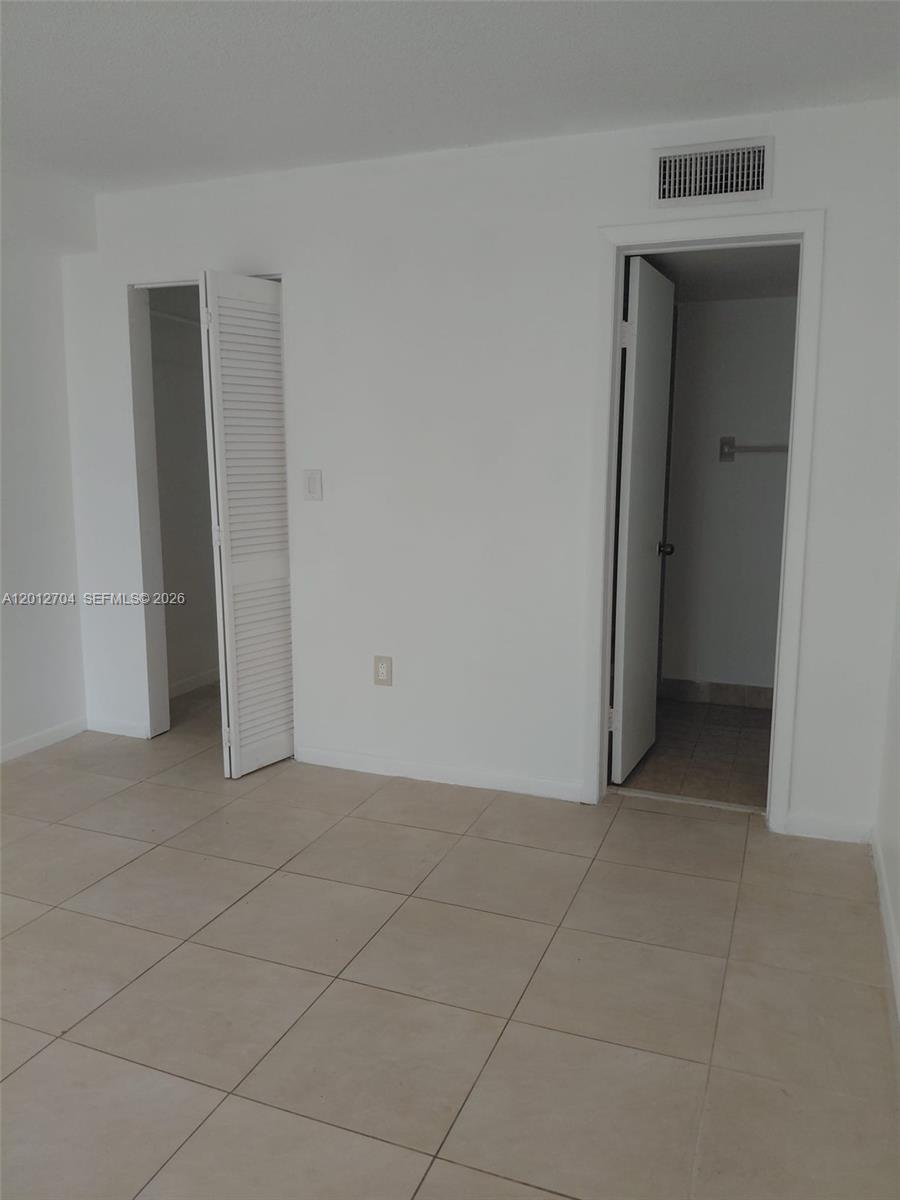 INTERNATIONAL PARK CONDO - Residential Lease