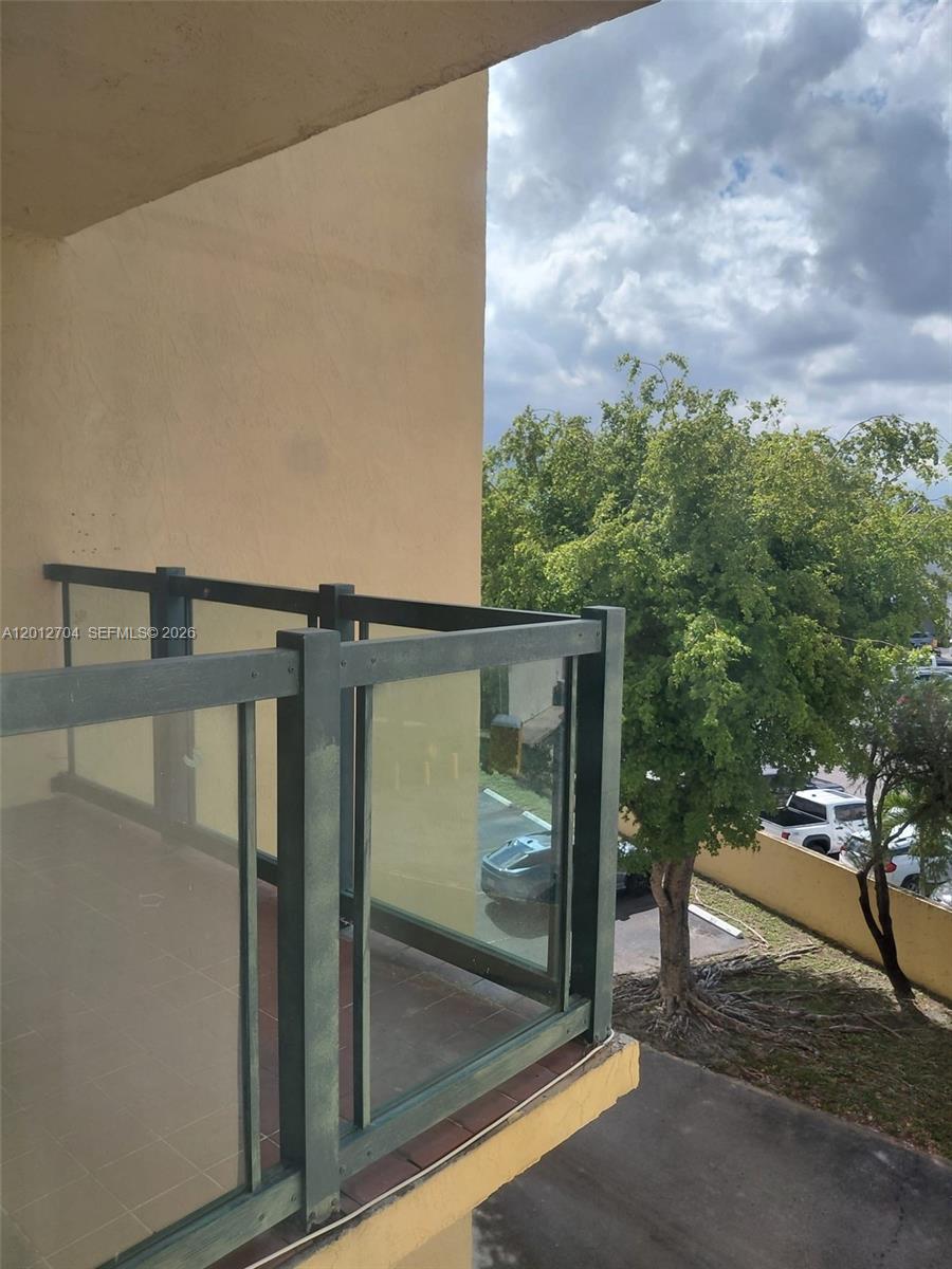 INTERNATIONAL PARK CONDO - Residential Lease