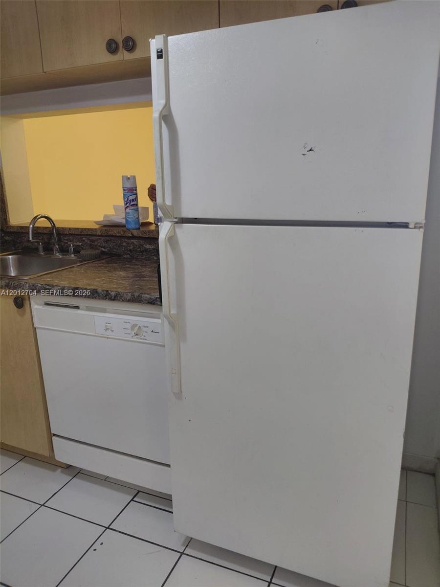 INTERNATIONAL PARK CONDO - Residential Lease