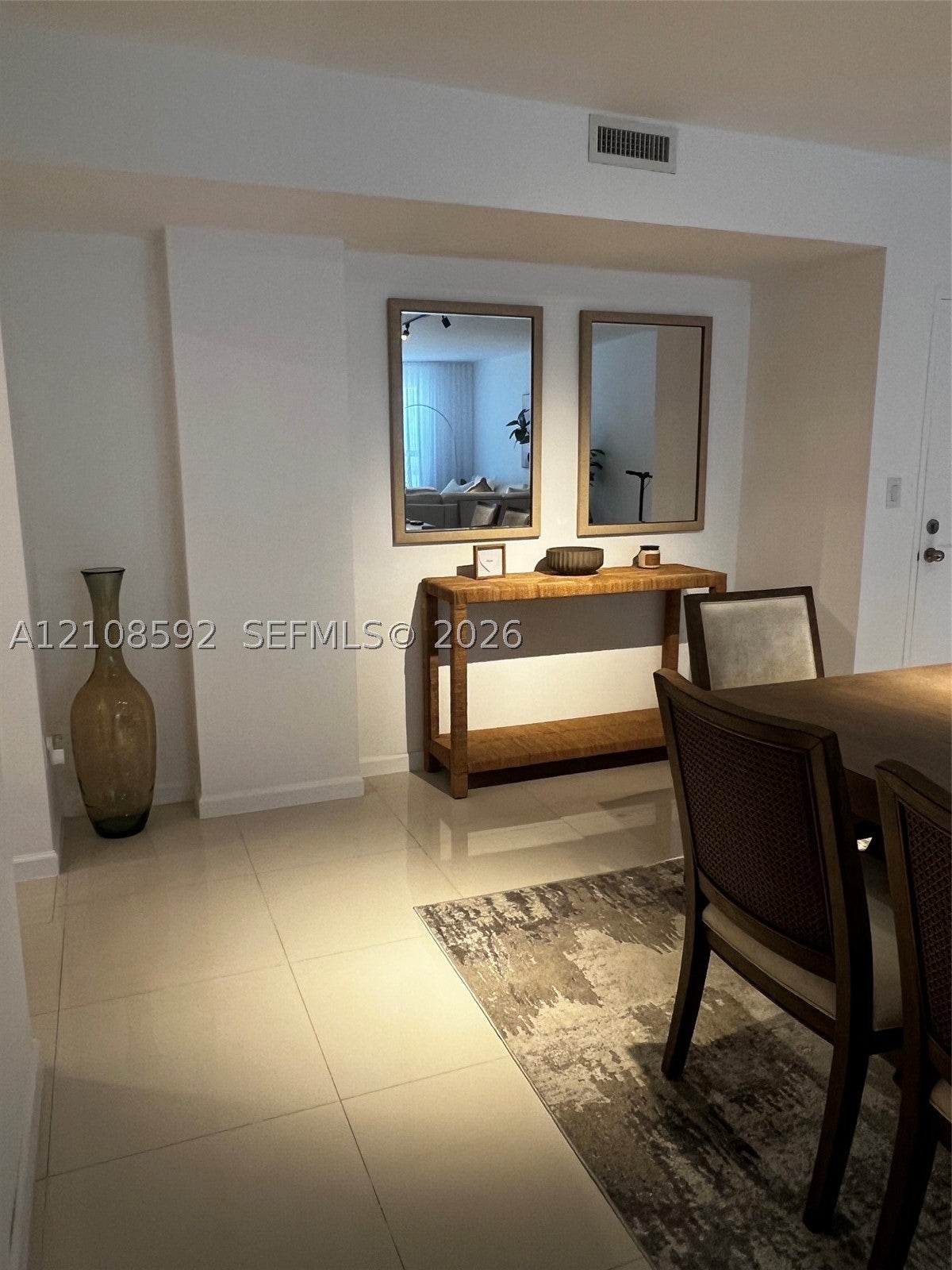 10185 Collins Ave 515