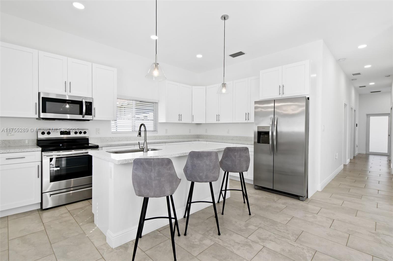2818 NW 7th Ct