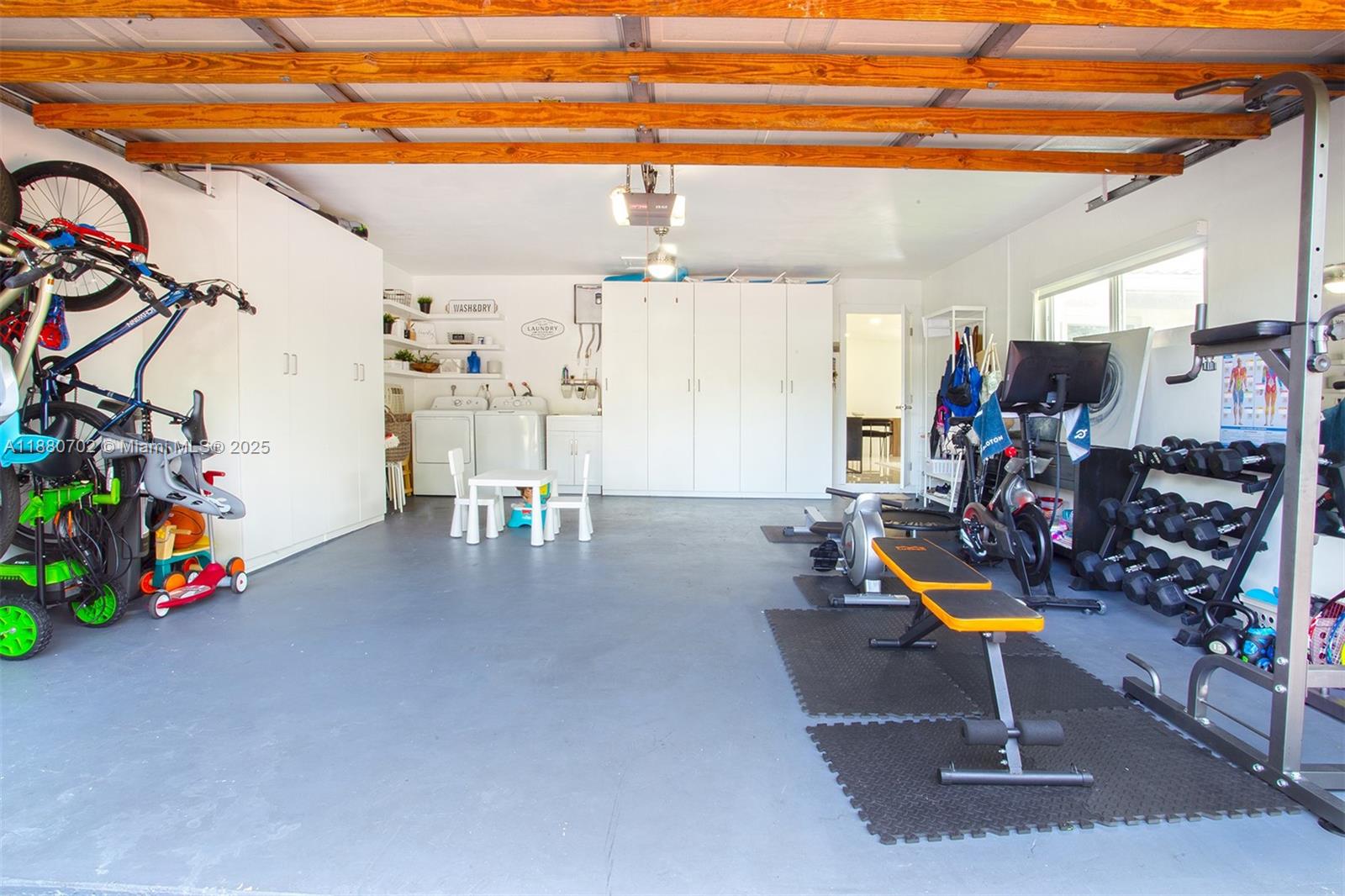 HOLLYWOOD HILLS AMEN PLAT - Residential