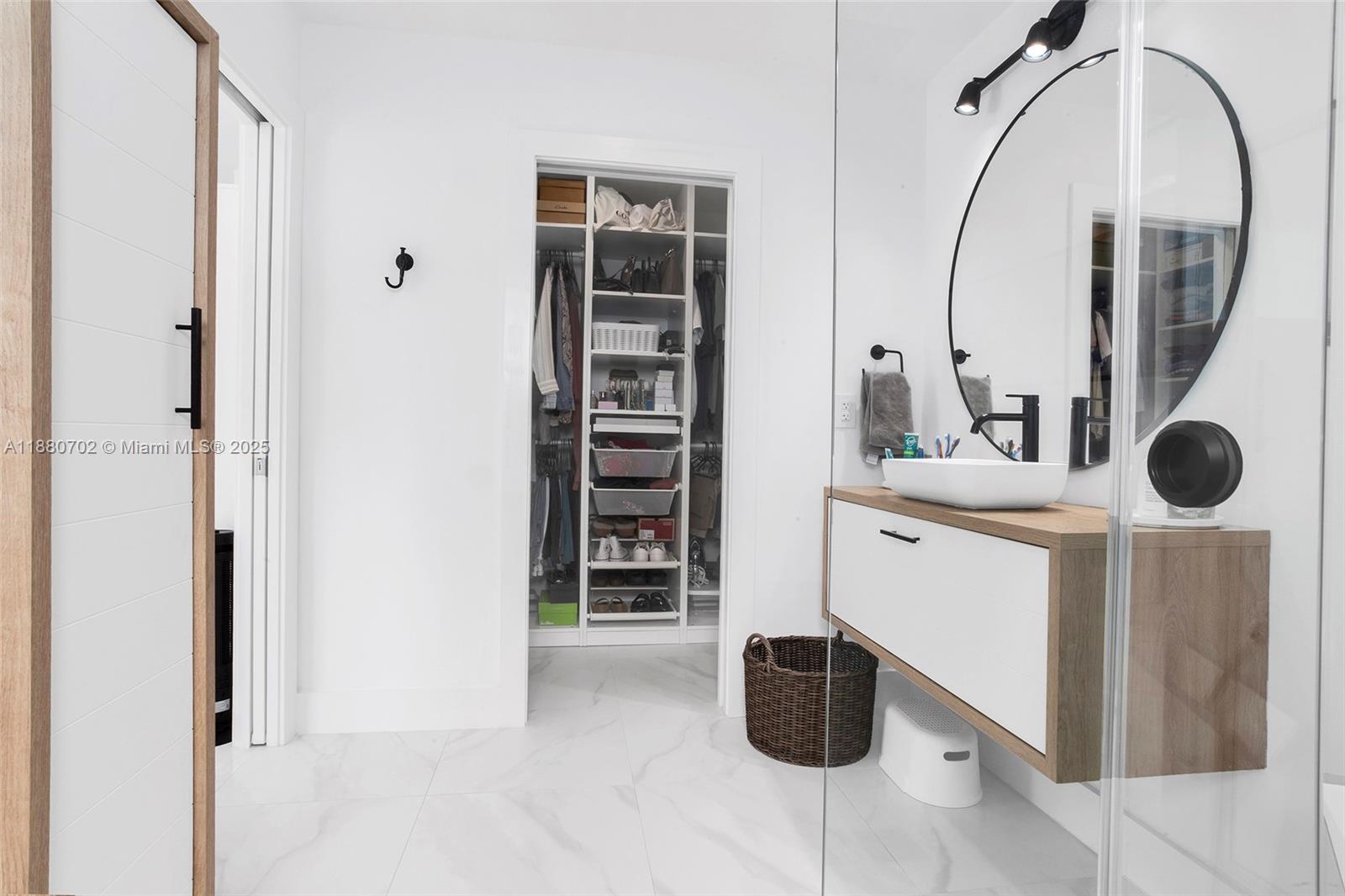 HOLLYWOOD HILLS AMEN PLAT - Residential