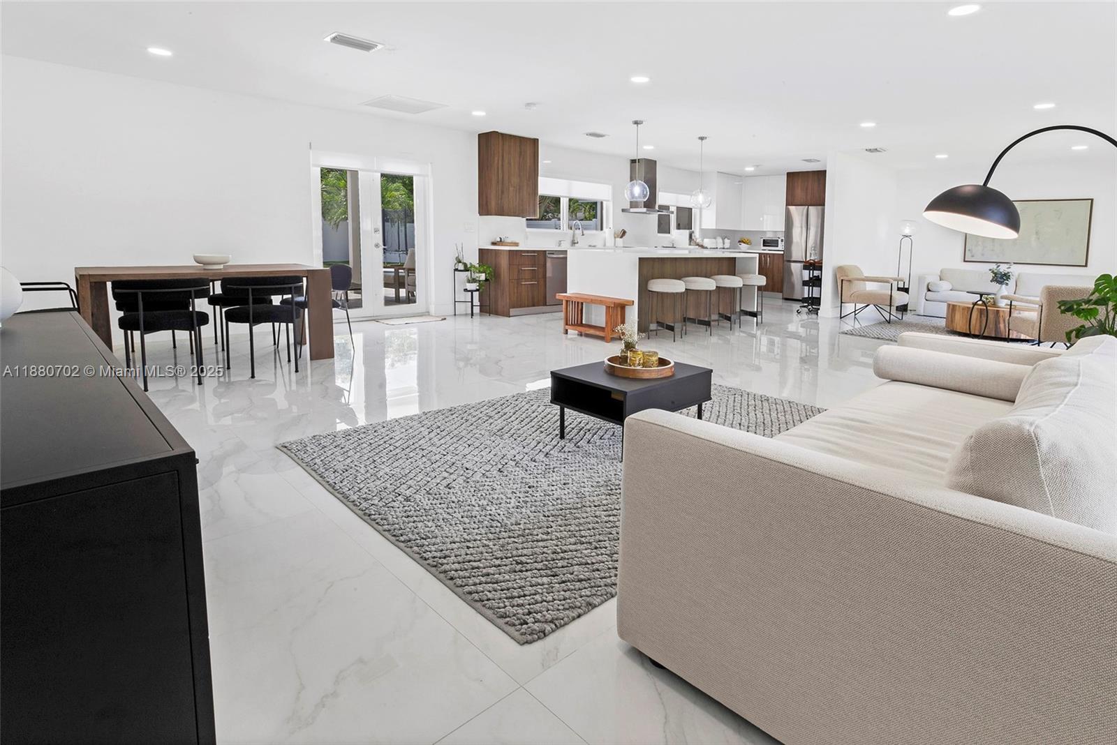 HOLLYWOOD HILLS AMEN PLAT - Residential