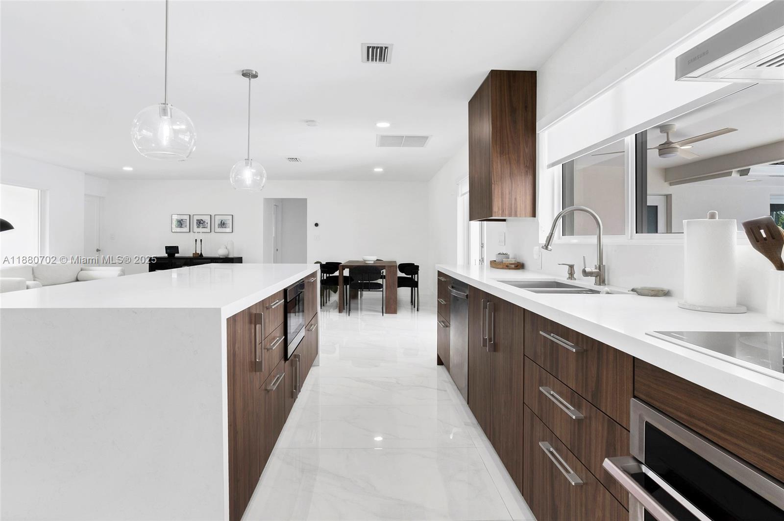 HOLLYWOOD HILLS AMEN PLAT - Residential