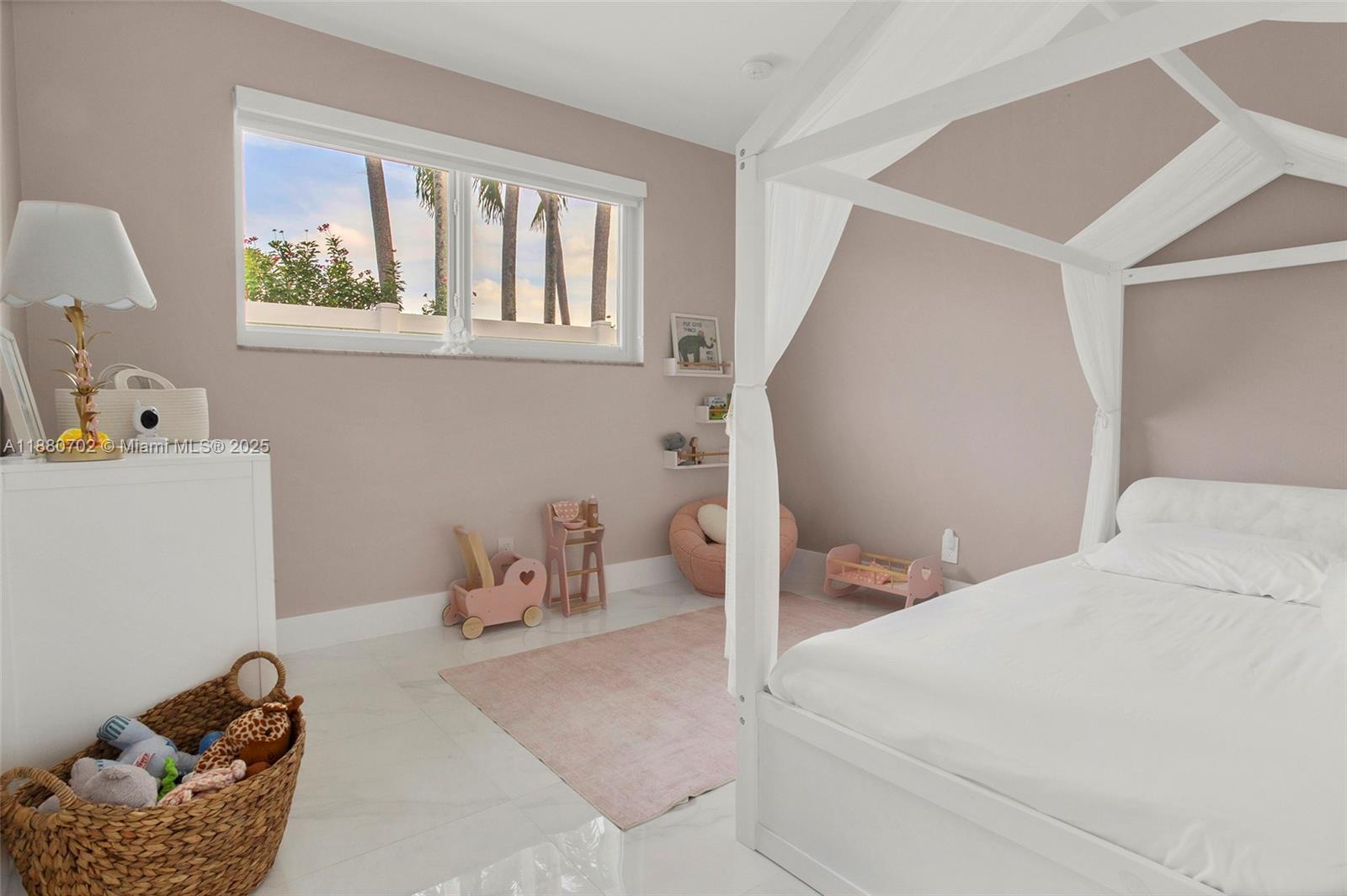 HOLLYWOOD HILLS AMEN PLAT - Residential