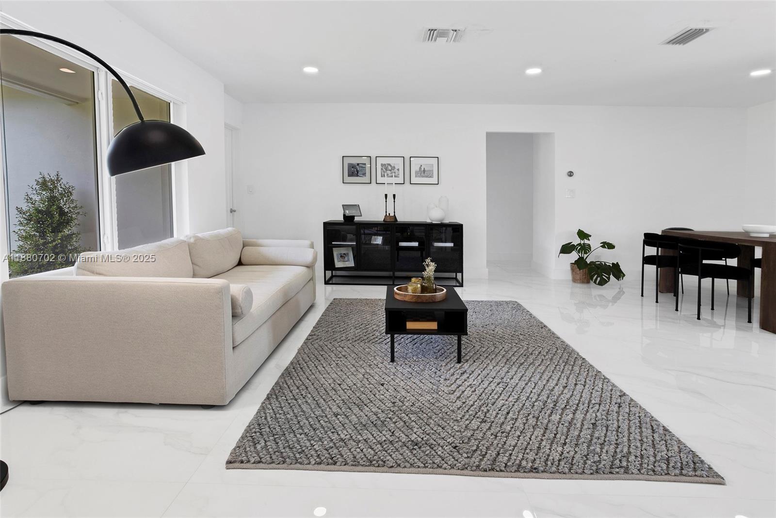 HOLLYWOOD HILLS AMEN PLAT - Residential