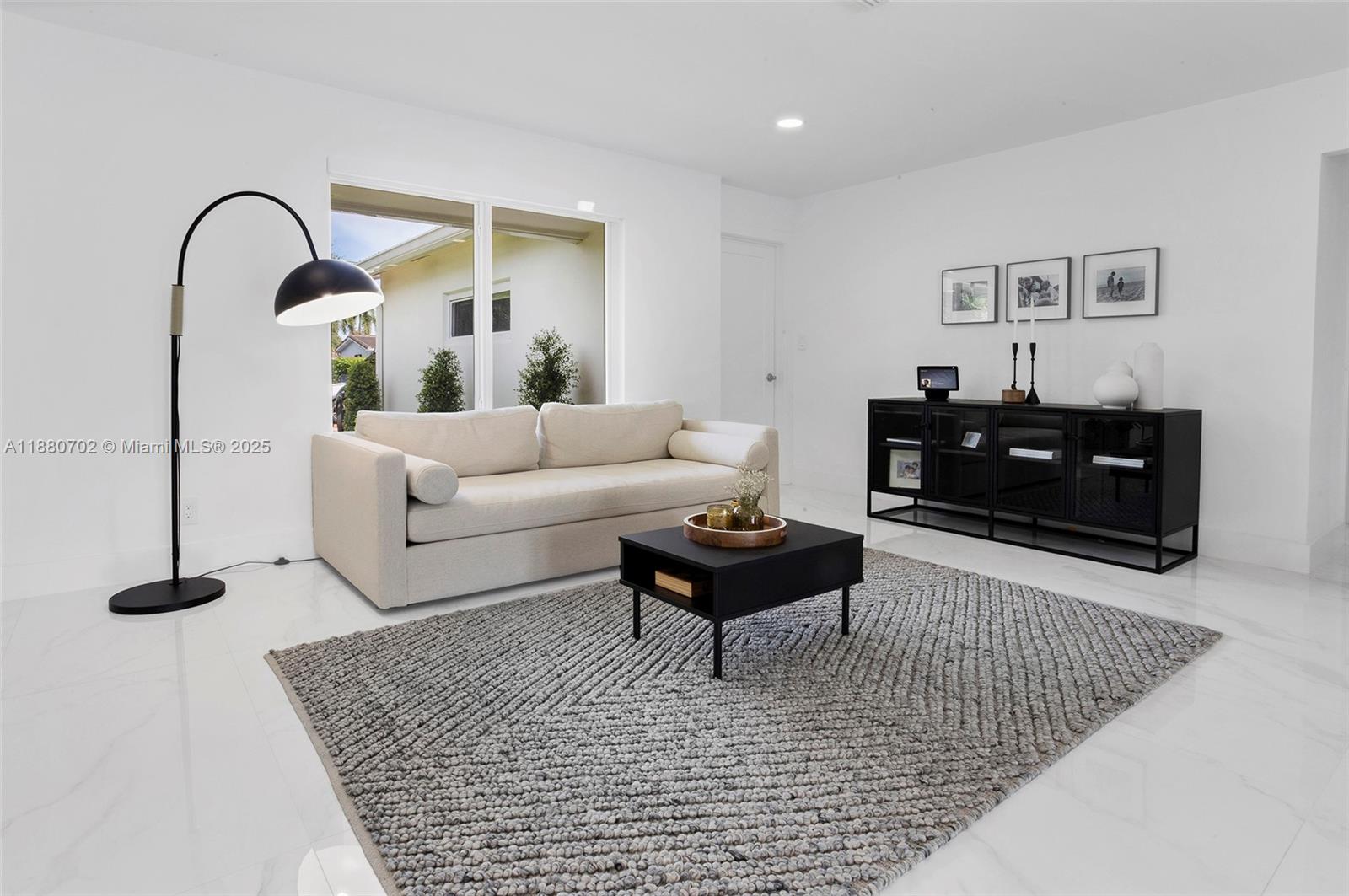 HOLLYWOOD HILLS AMEN PLAT - Residential