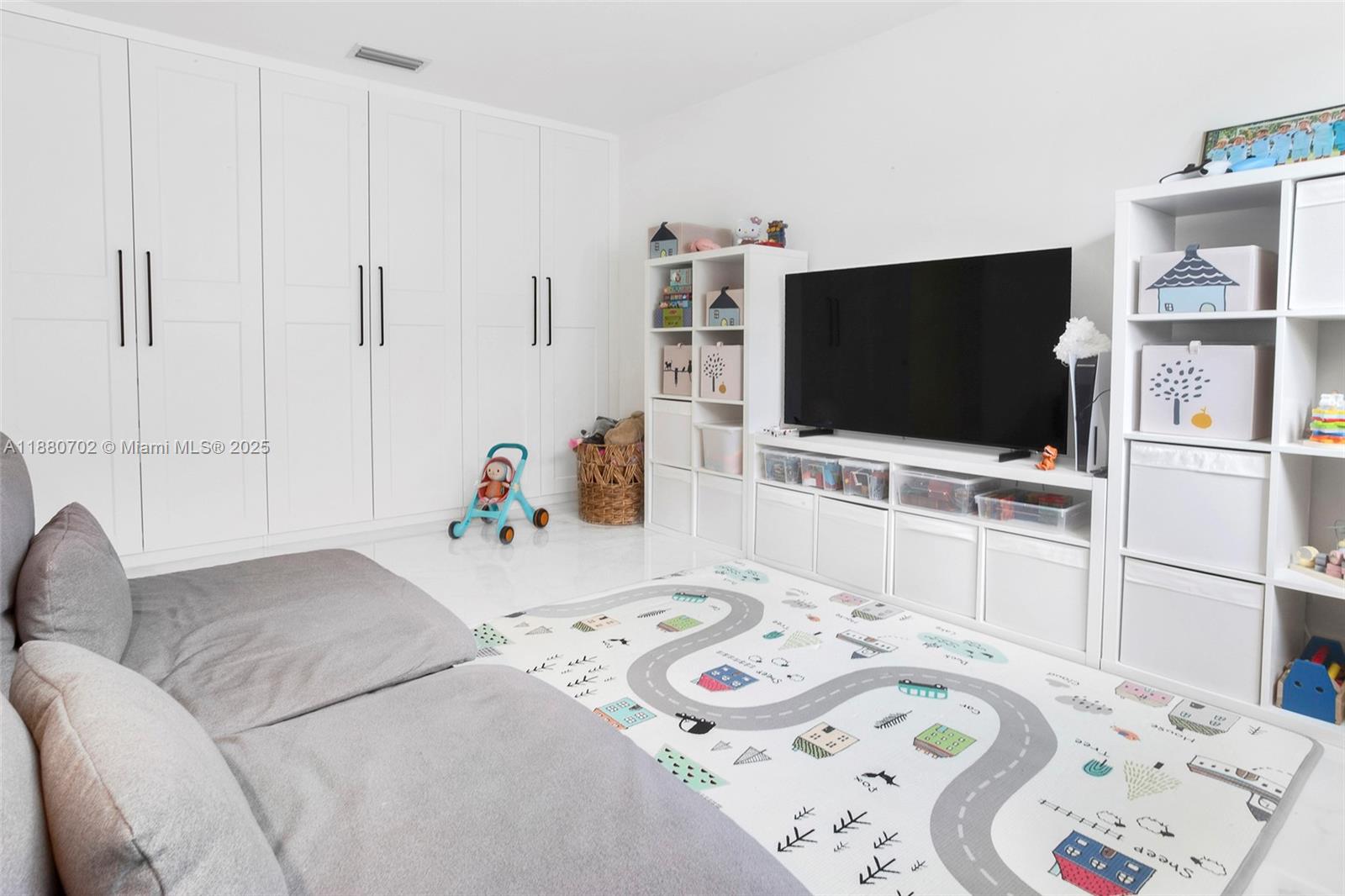 HOLLYWOOD HILLS AMEN PLAT - Residential