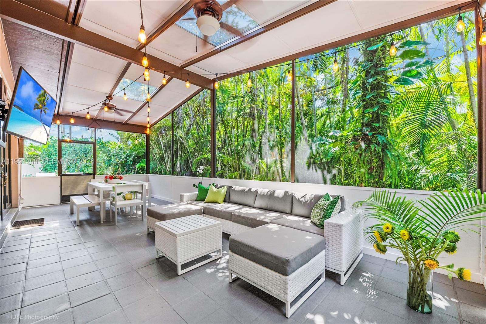 PINECREST MANOR 1ST ADDN - Residential