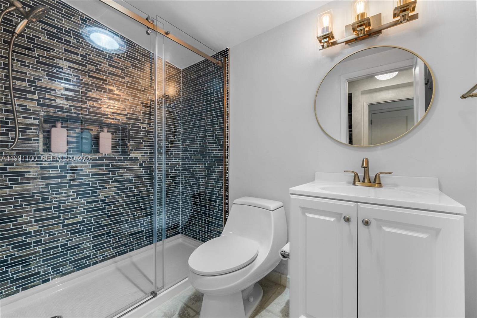 PINECREST MANOR 1ST ADDN - Residential