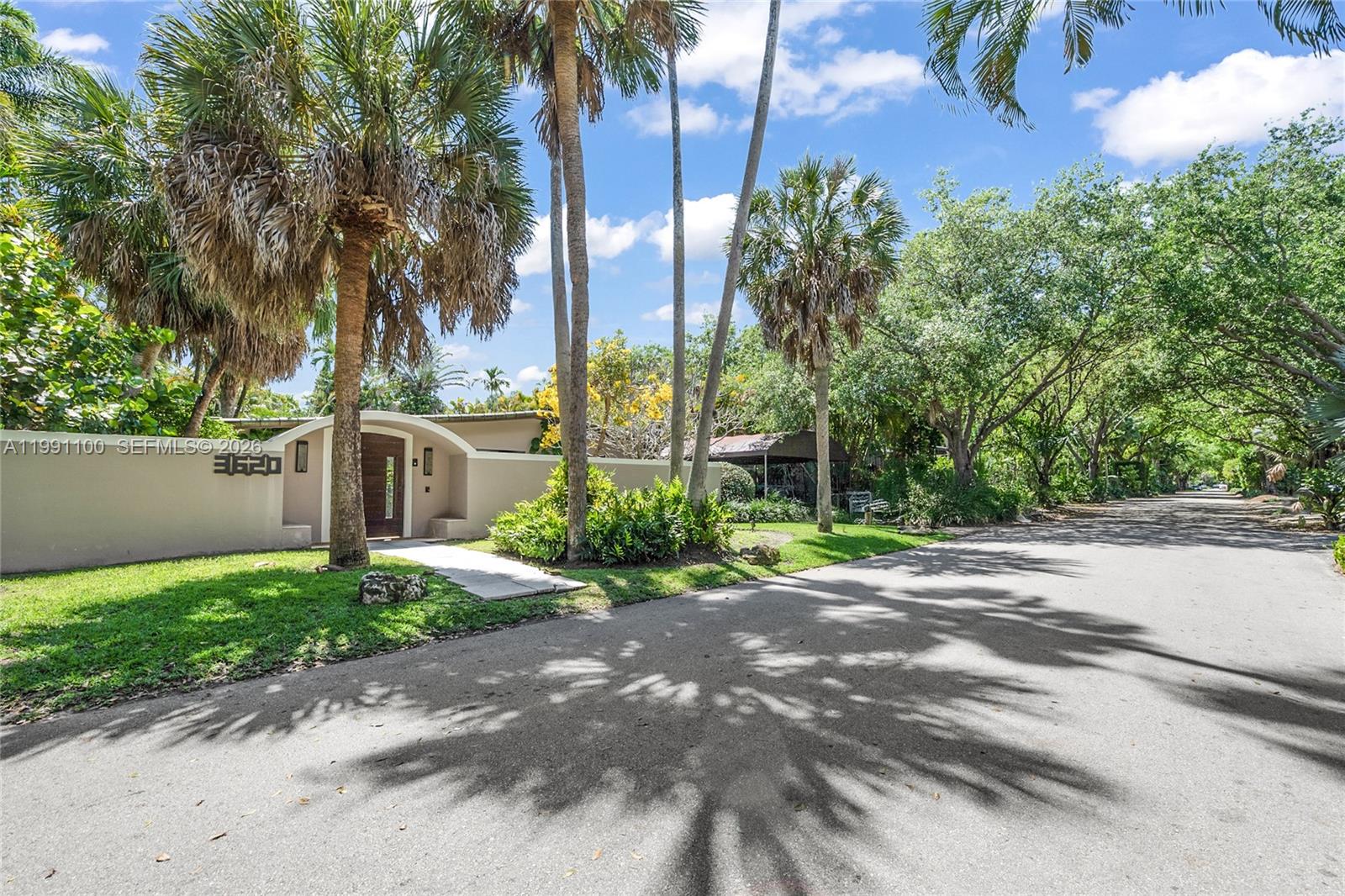 PINECREST MANOR 1ST ADDN - Residential