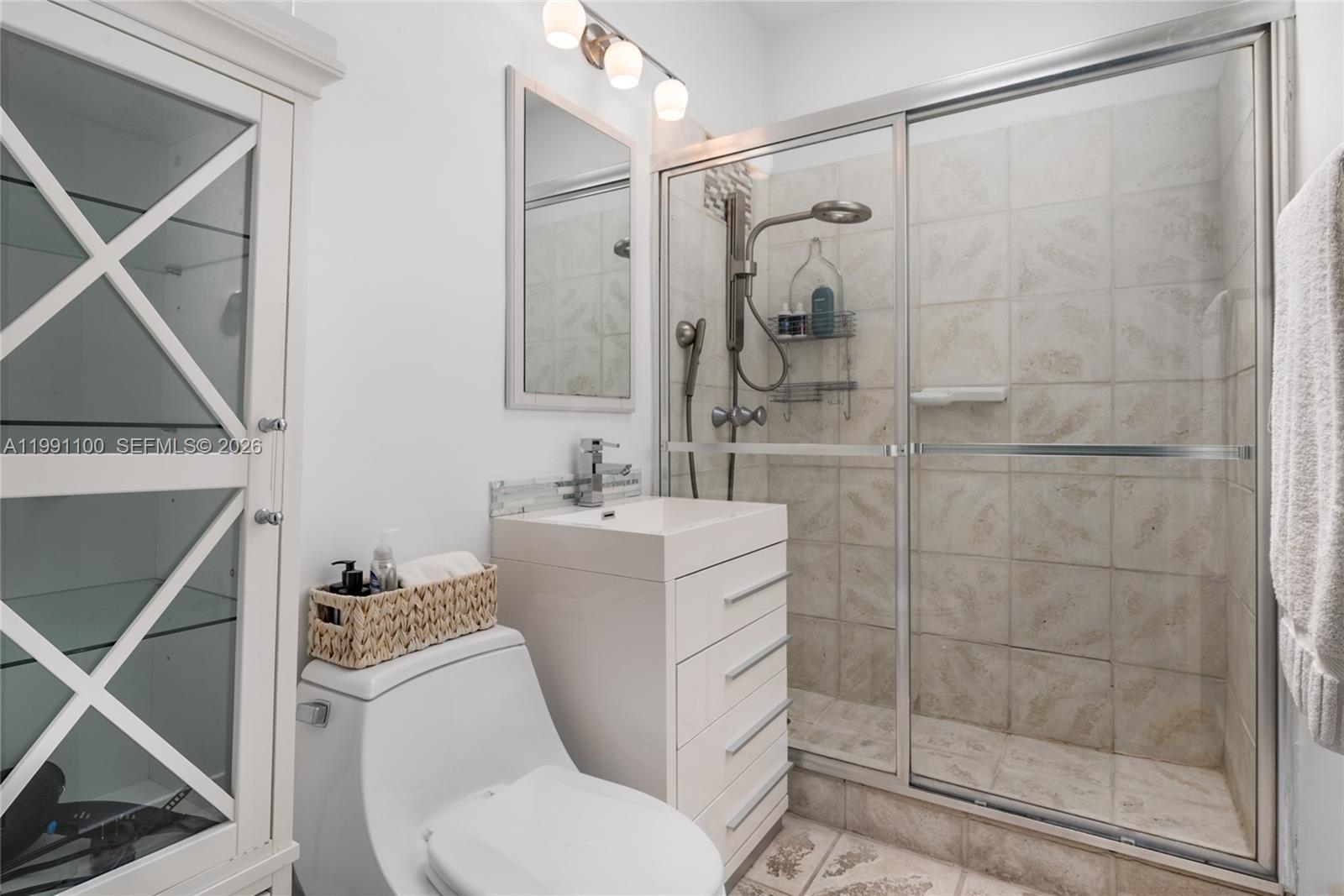 PINECREST MANOR 1ST ADDN - Residential