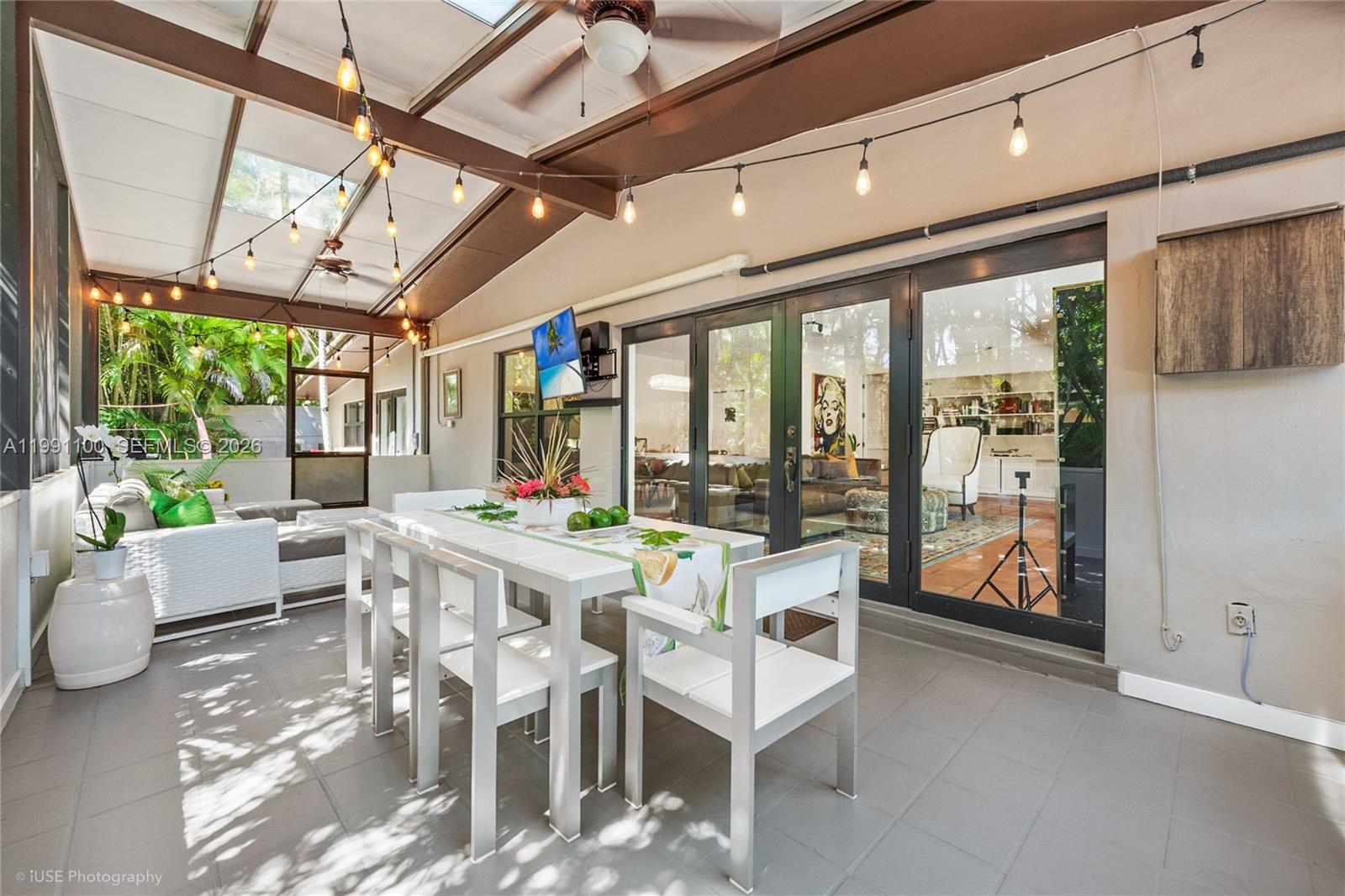 PINECREST MANOR 1ST ADDN - Residential