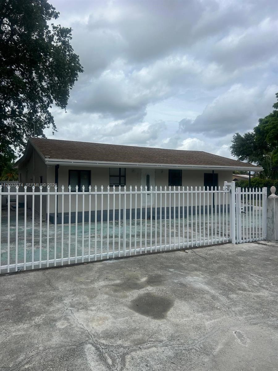 Photo 1 of 4 — 2467 NW 103rd St 2, Miami, FL 33147