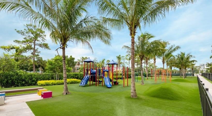 JOHNS GLADES WEST MXPD - Residential Lease