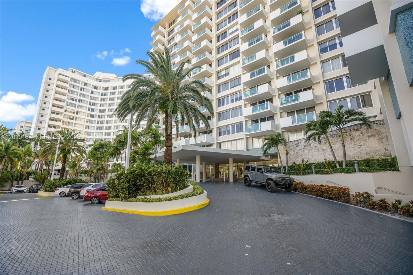 MIRADOR 1200 NORTH TOWER - Residential