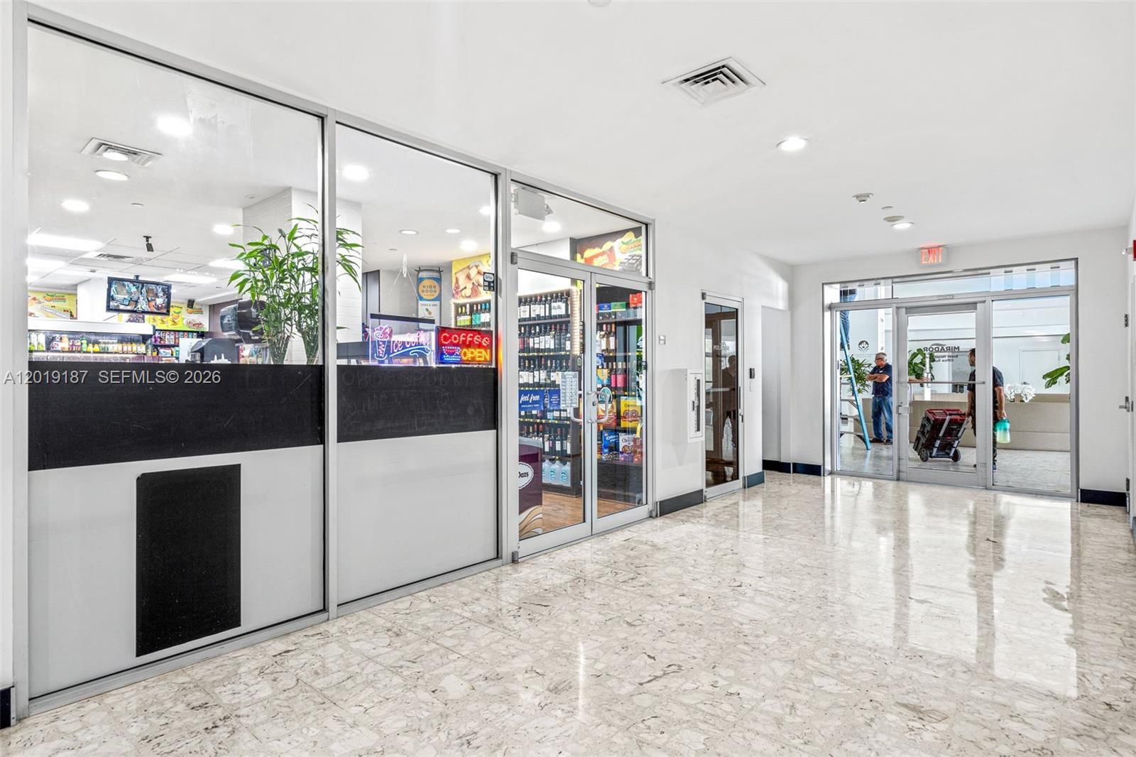 MIRADOR 1200 NORTH TOWER - Residential