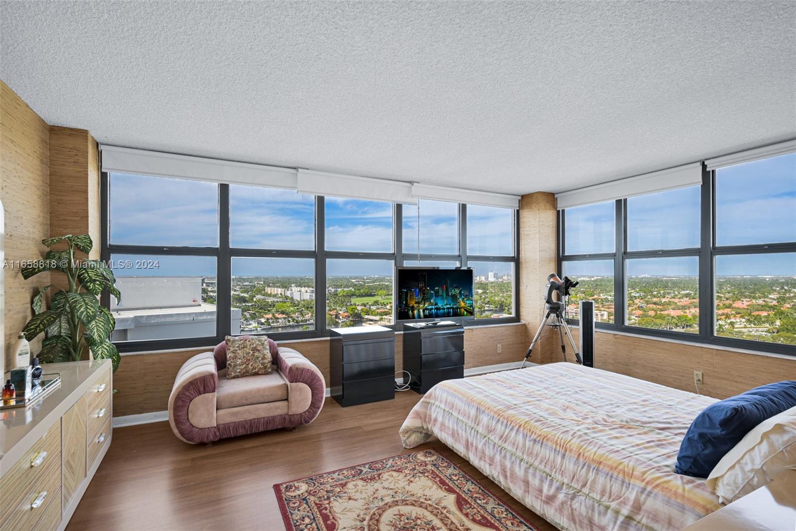 OLYMPUS CONDO PHASE - Residential