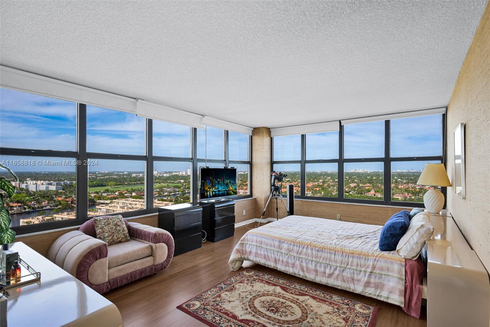 OLYMPUS CONDO PHASE - Residential