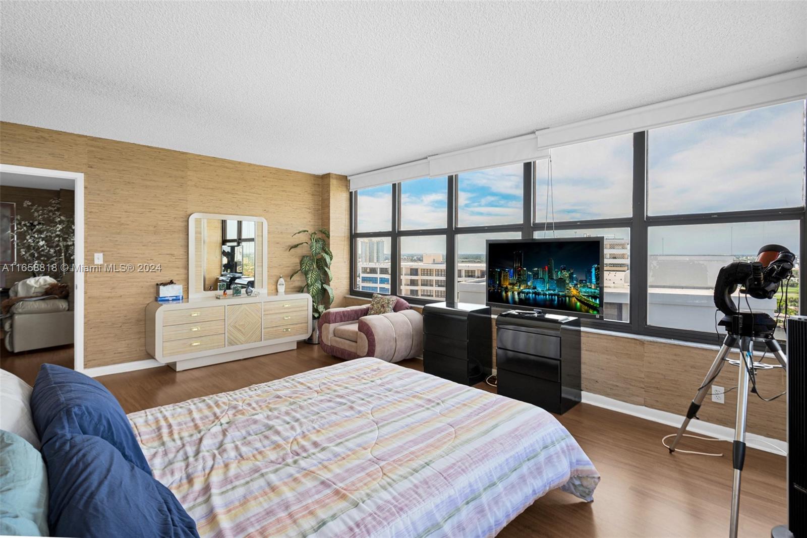 OLYMPUS CONDO PHASE - Residential