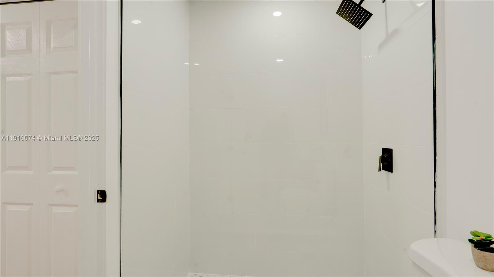 MIDDLE RIVER GARDENS - Residential