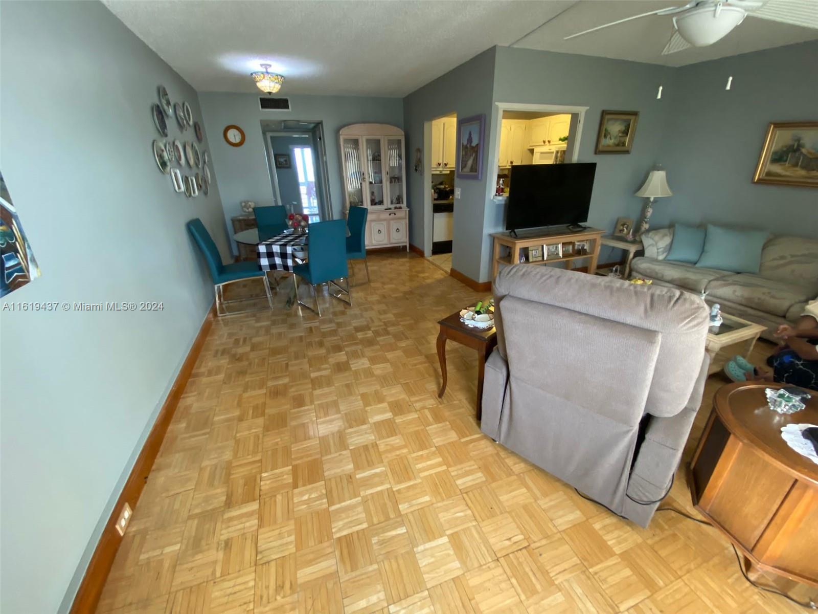 SOUTHAMPTON CONDO - Residential