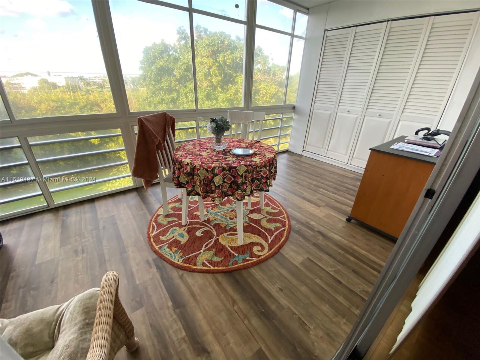 SOUTHAMPTON CONDO - Residential