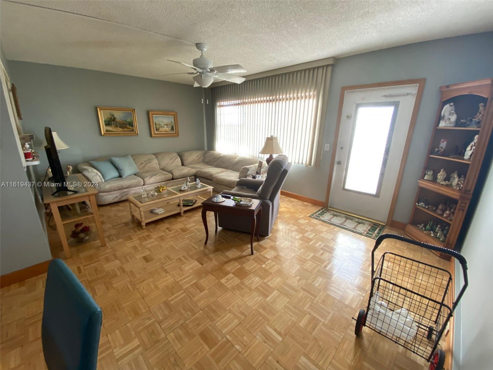 SOUTHAMPTON CONDO - Residential