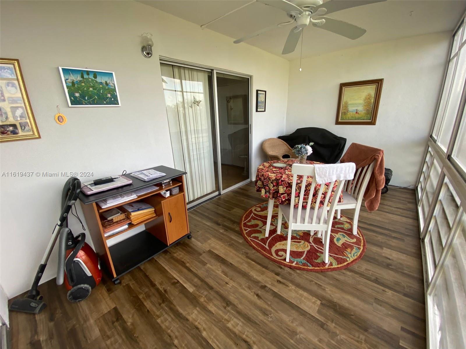 SOUTHAMPTON CONDO - Residential