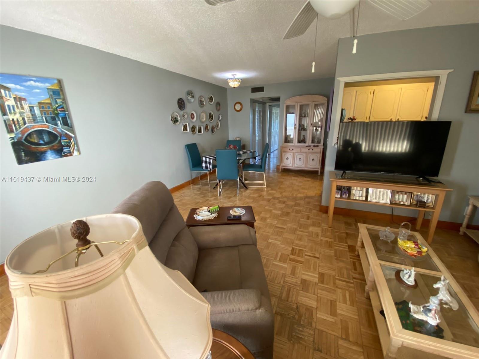 SOUTHAMPTON CONDO - Residential