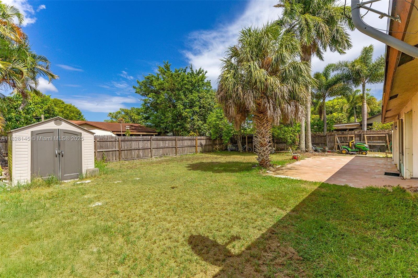 LAKES OF LANTANA PH 2-B - Residential