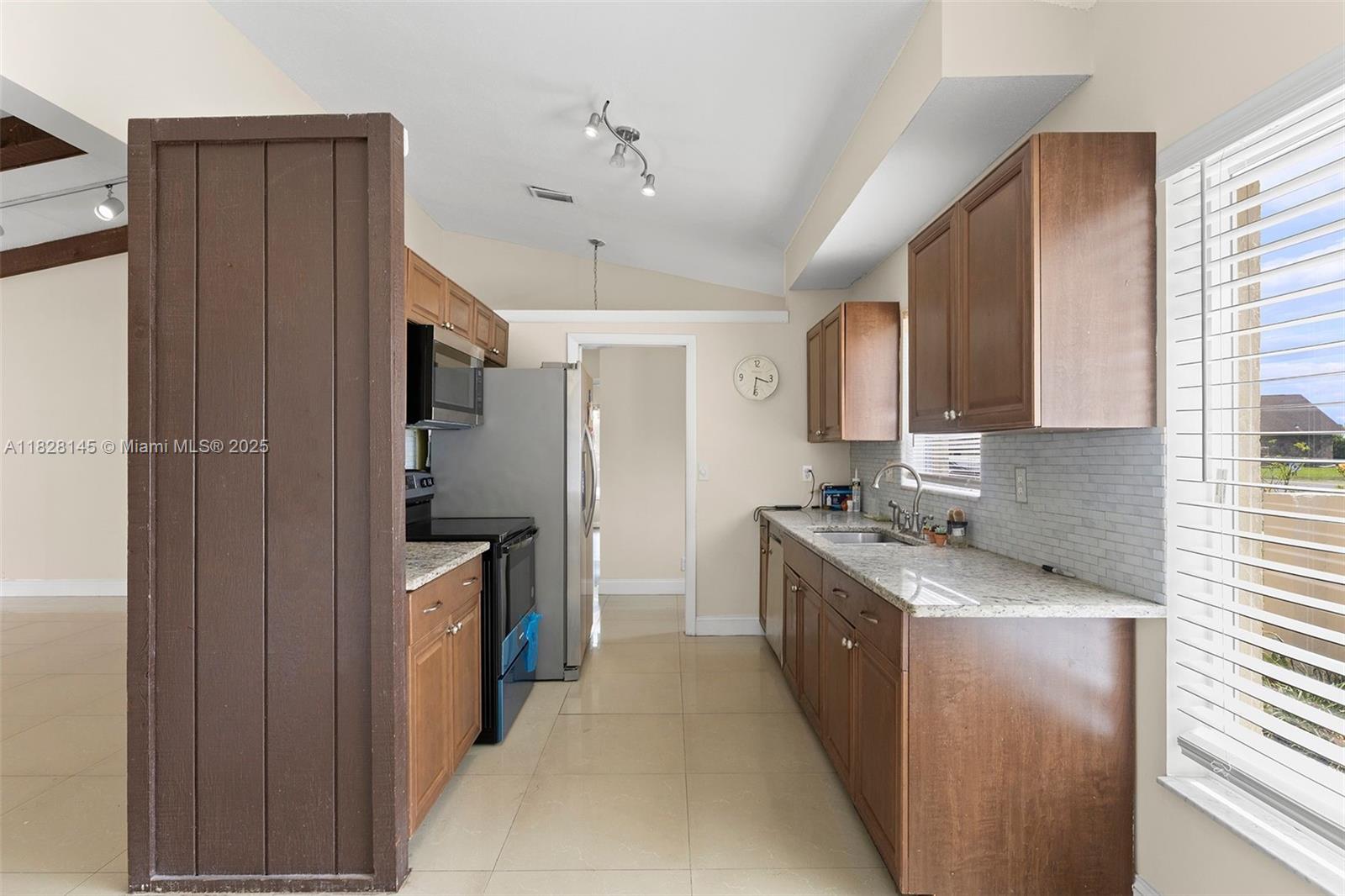 LAKES OF LANTANA PH 2-B - Residential