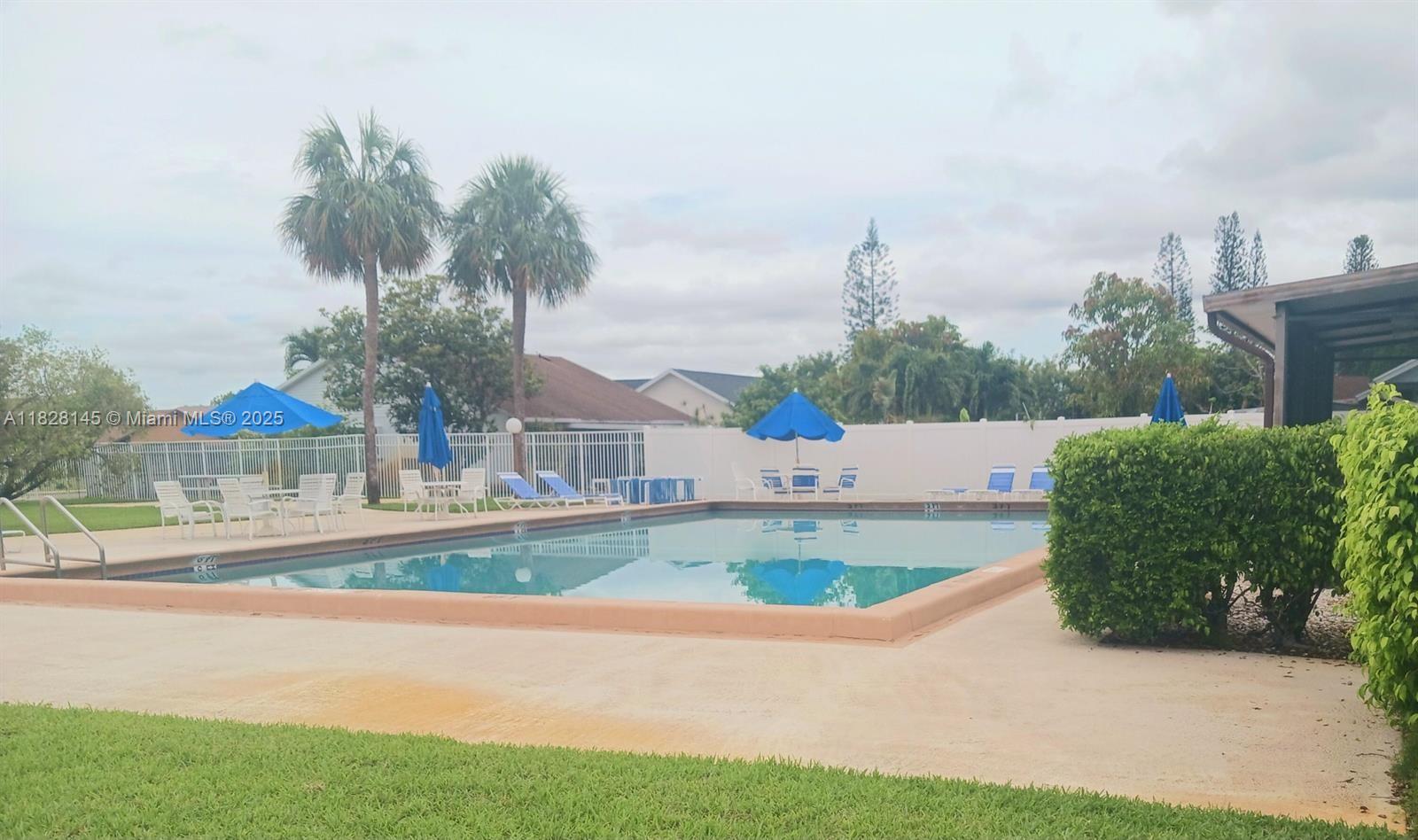 LAKES OF LANTANA PH 2-B - Residential