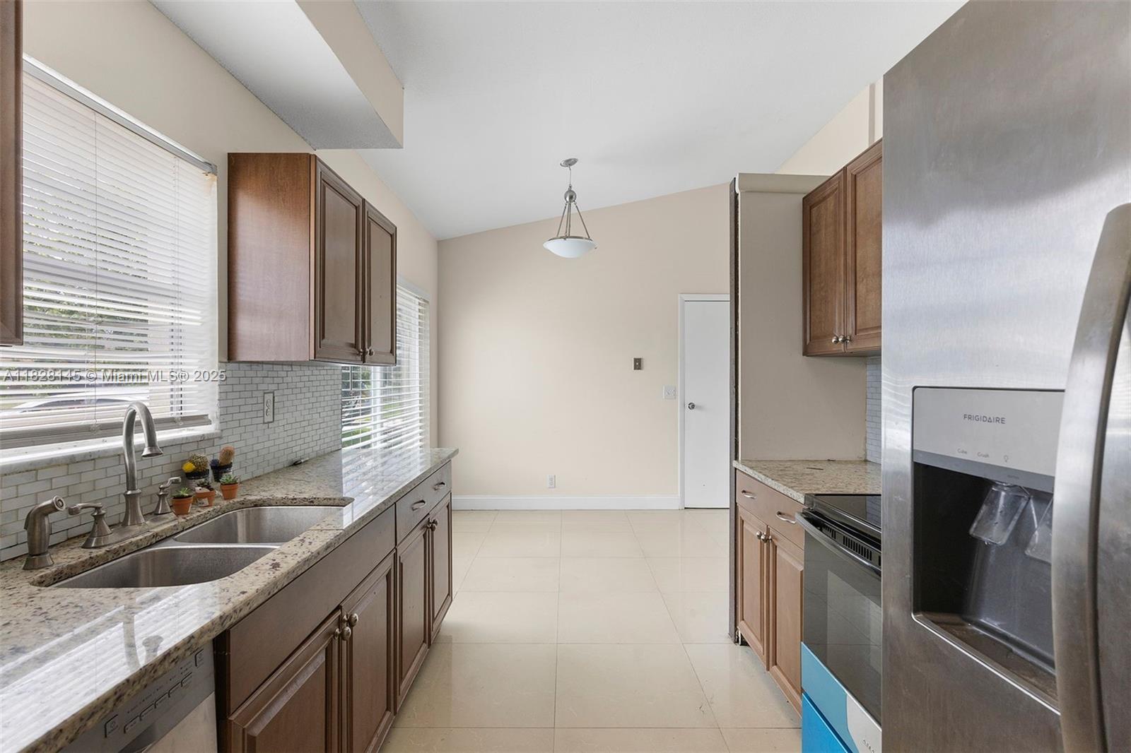 LAKES OF LANTANA PH 2-B - Residential