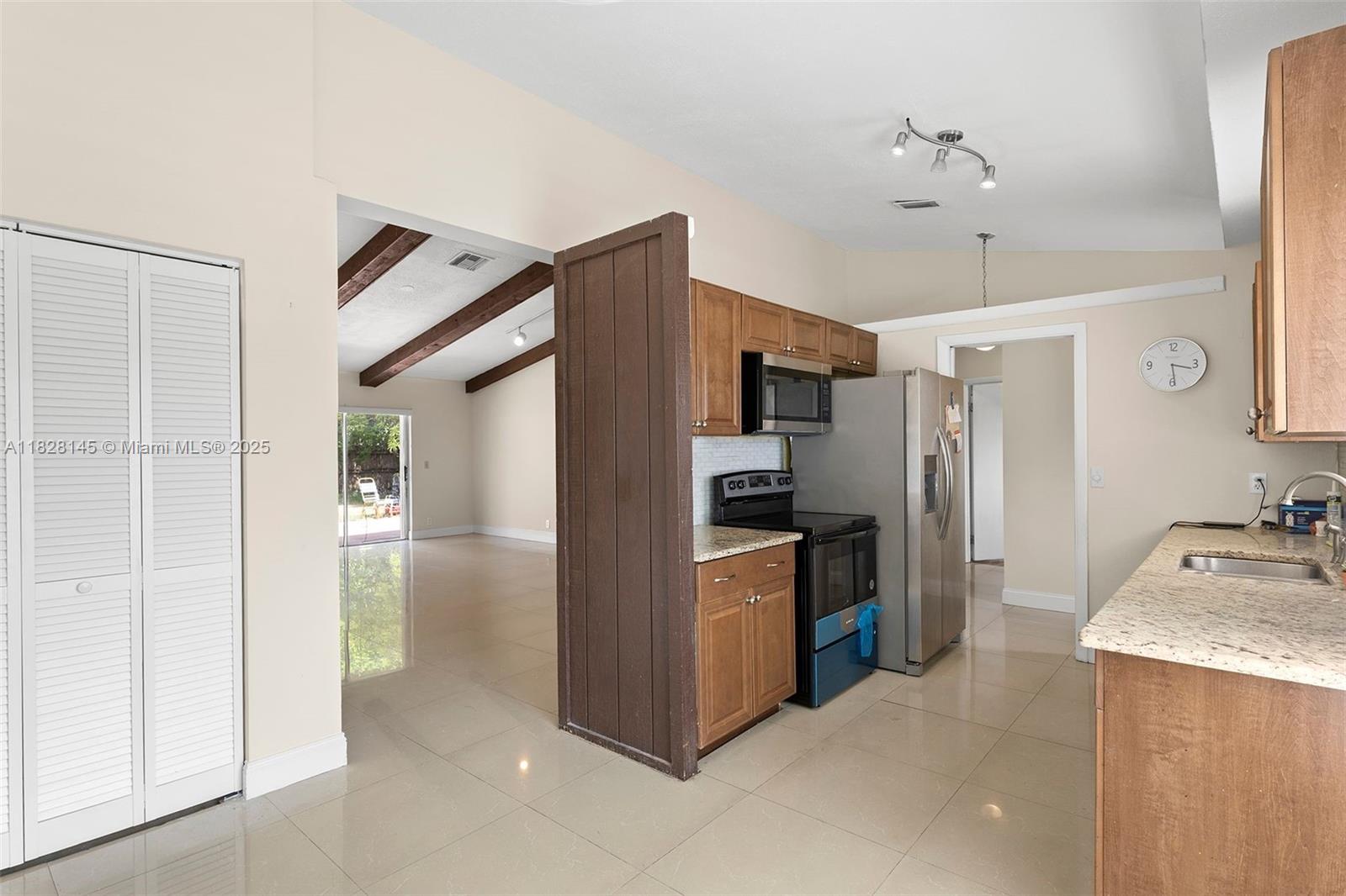 LAKES OF LANTANA PH 2-B - Residential