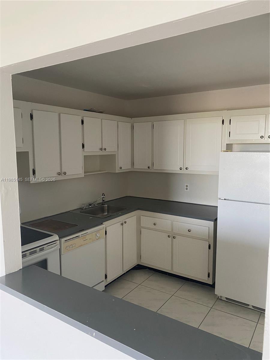 WOODSIDE APTS CONDO - Residential