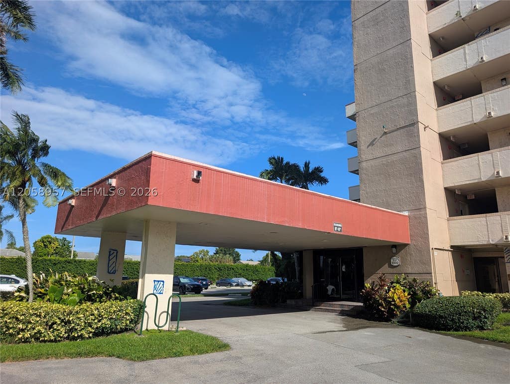 Photo of 8900 Washington Blvd #505, Pembroke Pines, FL 33025 (MLS # A12058957)