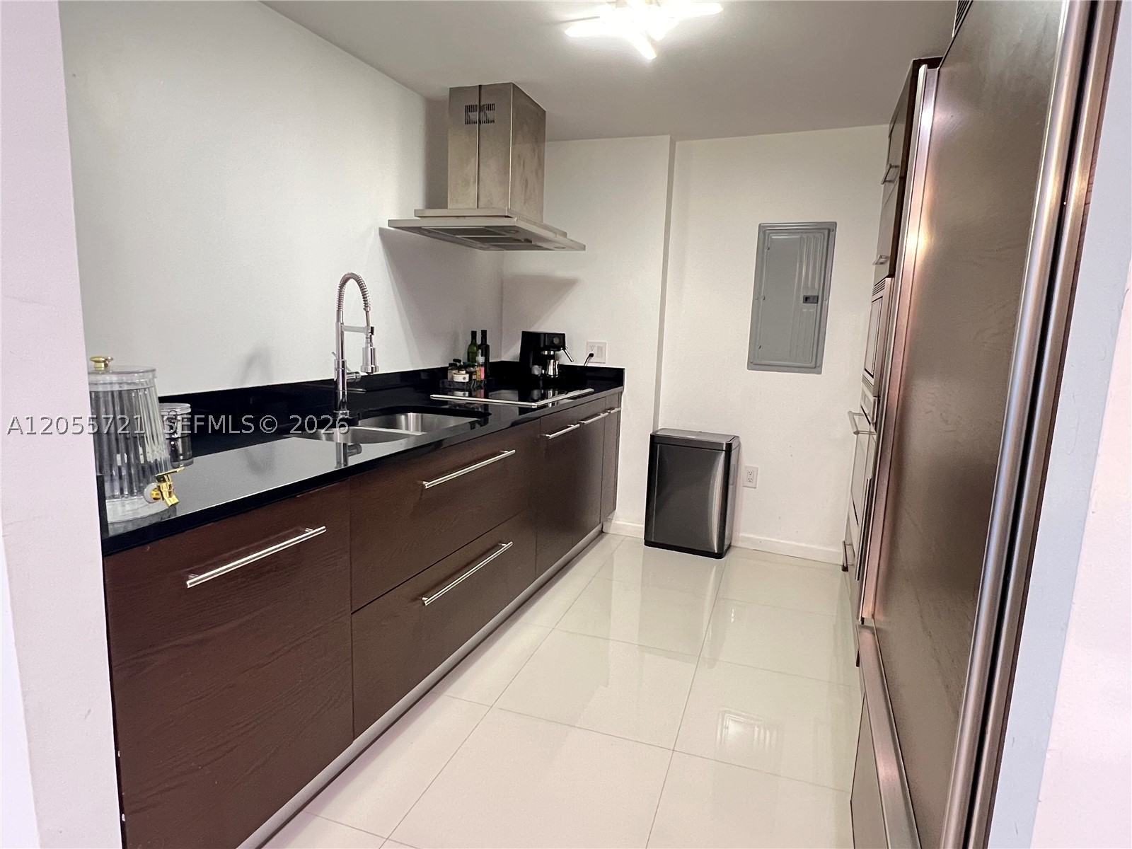 495 Brickell Ave BAY406