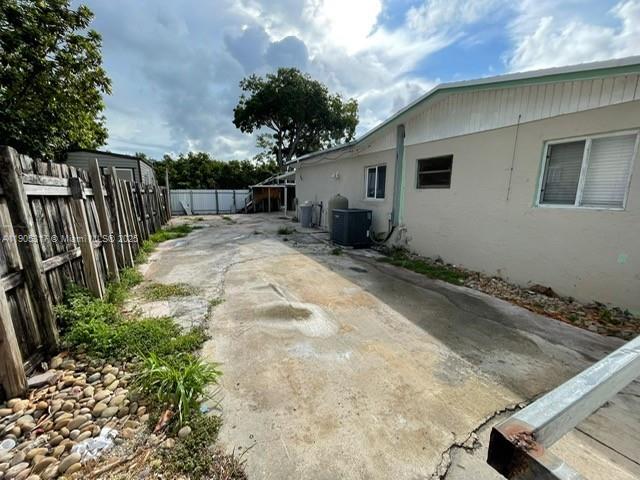 SCHOOL HOUSE SUB - Residential Lease