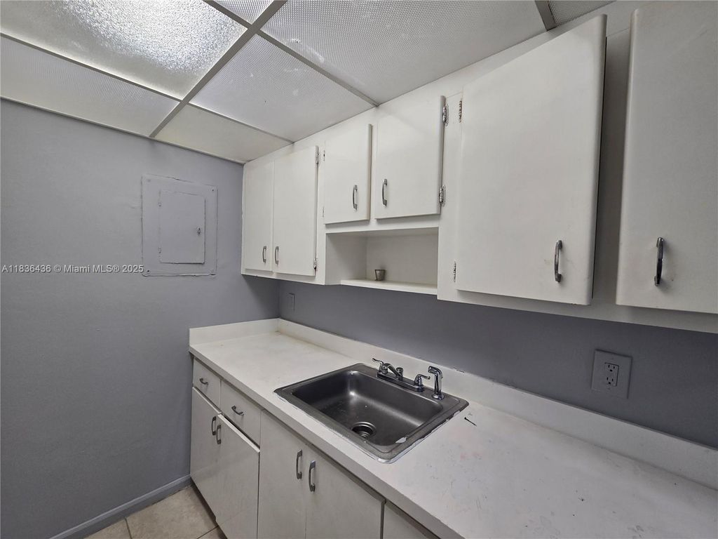 Photo of 405 SW 13th Pl #115, Deerfield Beach, FL 33441 (MLS # A11836436)