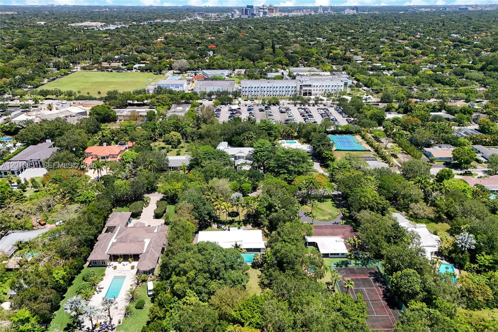 HOLIDAY ESTS - Residential
