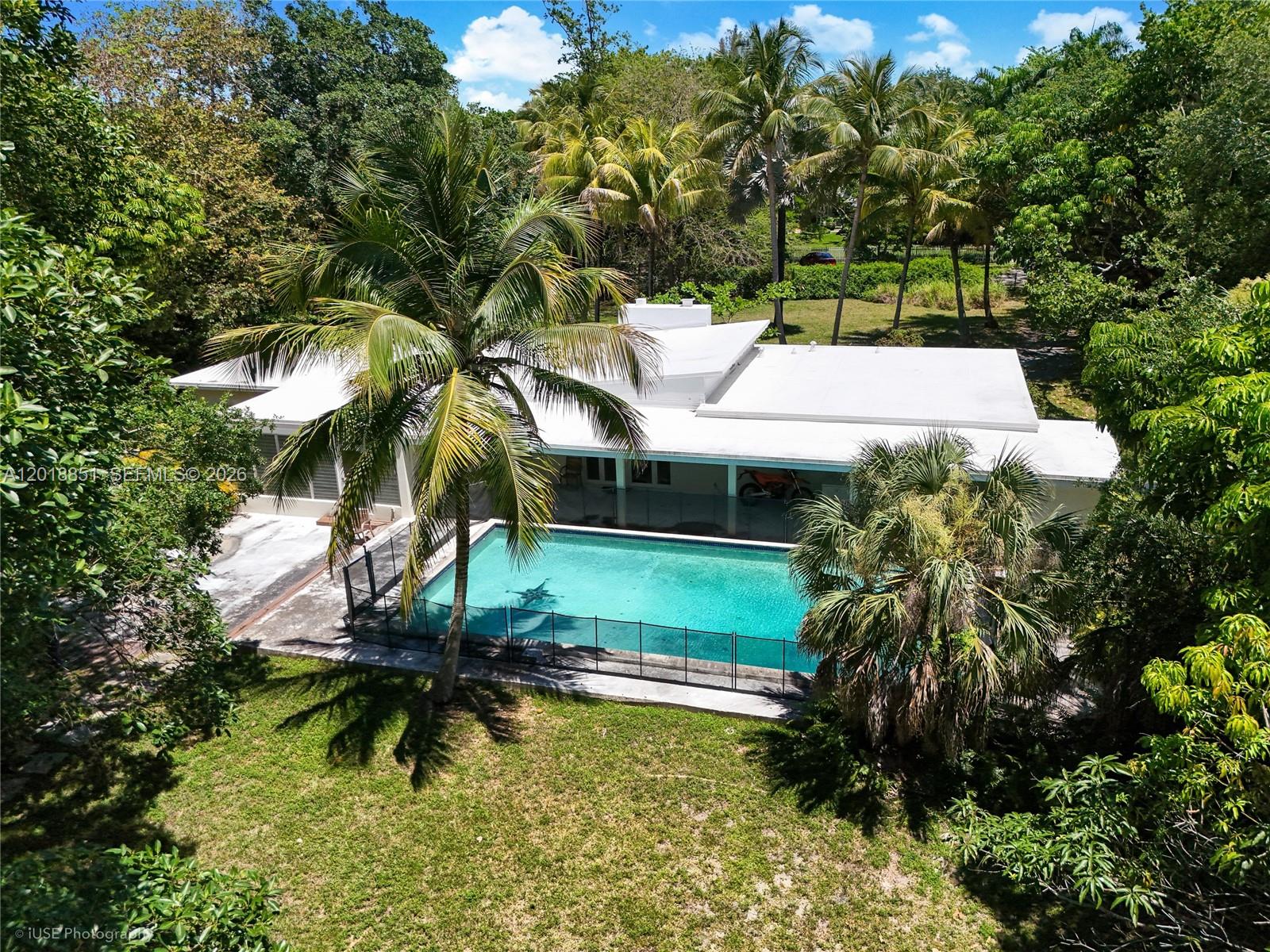 HOLIDAY ESTS - Residential