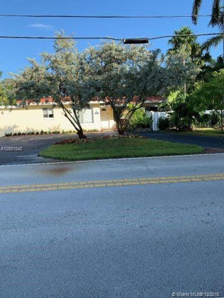 Beautiful home with a great location. Totally remodeled in a safe quiet neighbor hood.  Less than a 5 minute walk to Publix shopping center and post office. Will consider offers to purchase as well.
773789
