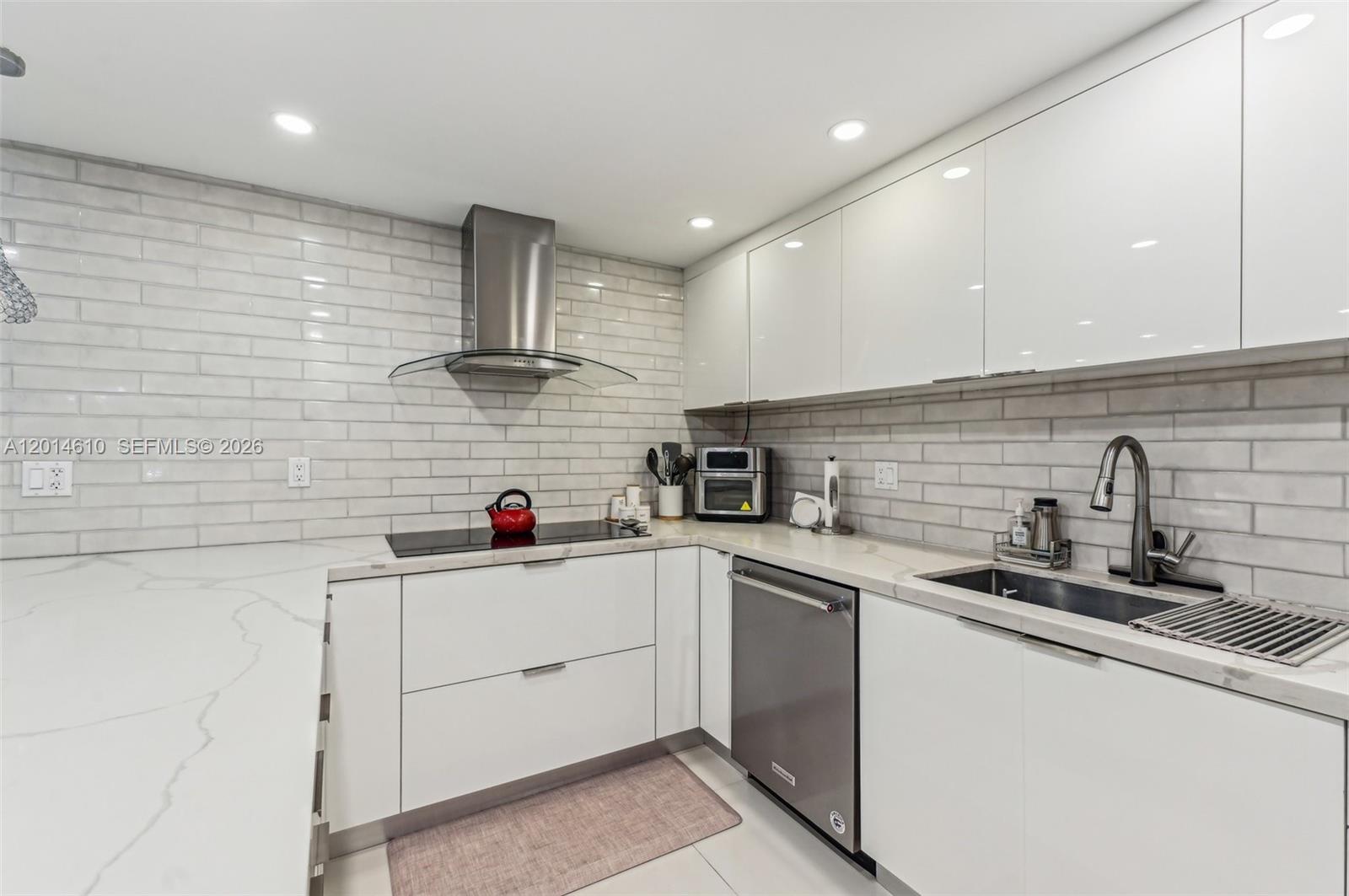 KEY COLONY NO 4 CONDO - Residential Lease