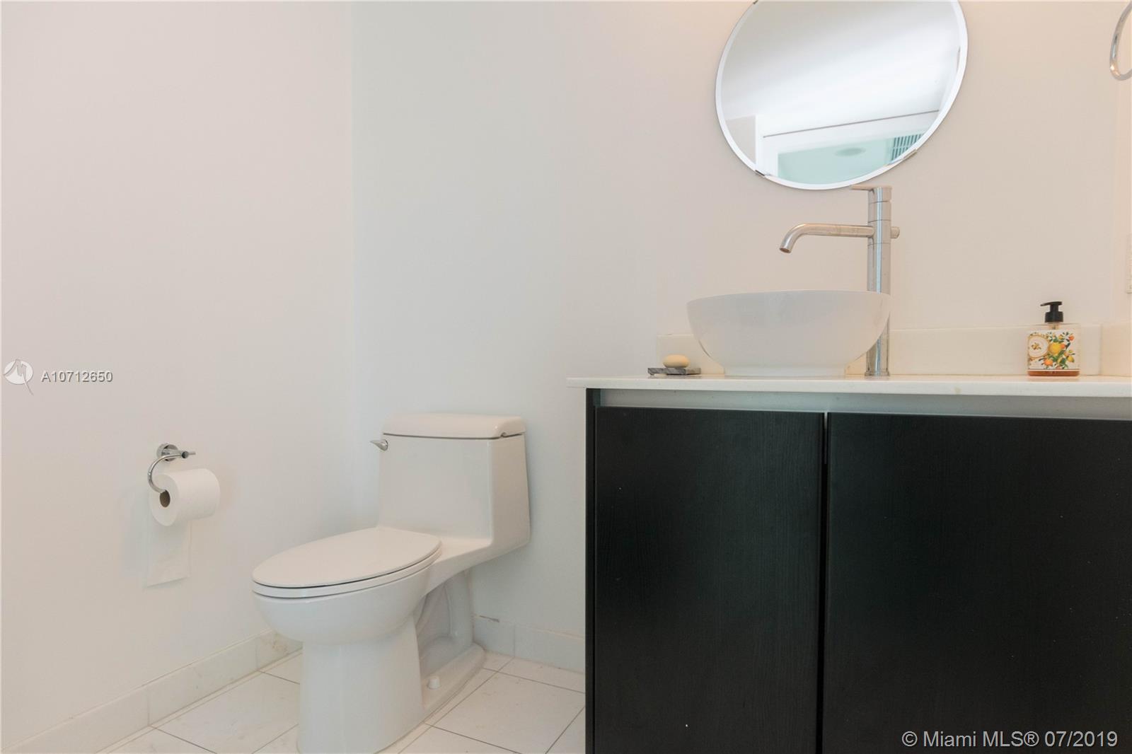 Onyx On The Bay Condo - Residential Lease