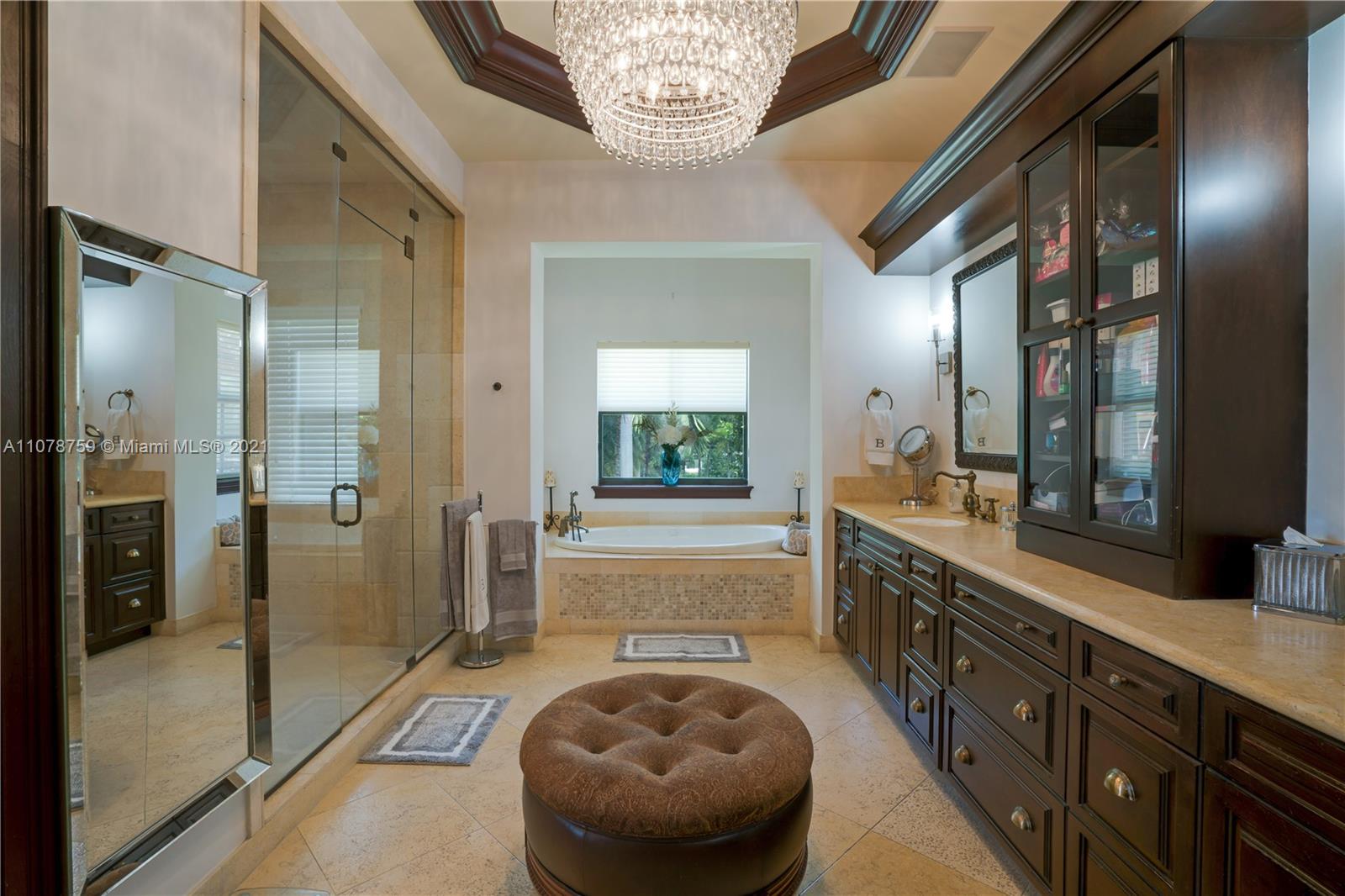 HOLIDAY ESTS - Residential