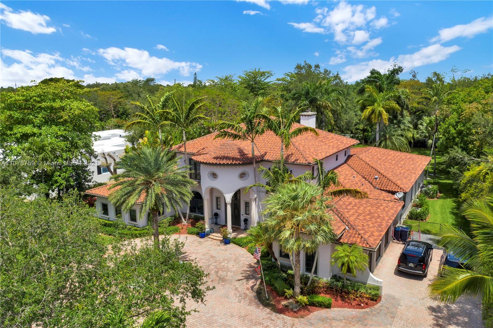 HOLIDAY ESTS - Residential