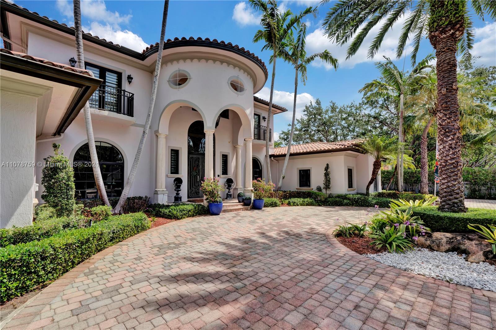 HOLIDAY ESTS - Residential